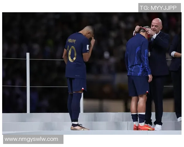 姆巴佩领衔法国队冲击世界杯冠军之路的精彩瞬间与挑战分析 姆巴佩领衔法国队冲击世界杯冠军之路的精彩瞬间与挑战分析