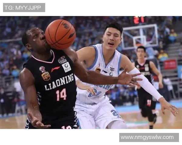 大连队与重庆队激战正酣谁能在这场较量中笑到最后 大连队与重庆队激战正酣谁能在这场较量中笑到最后