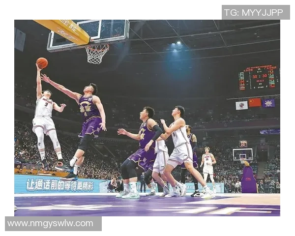 CBA焦点战上海久事迎战广东队双方争夺季后赛席位的关键对决