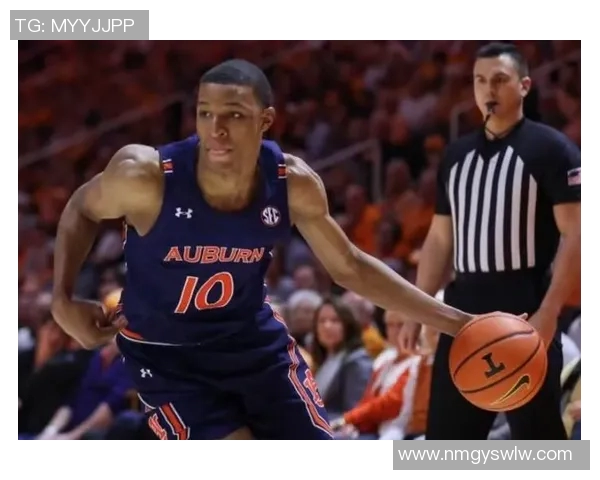 小贾巴里史密斯:新星崛起的篮球天才与未来之路探讨 小贾巴里史密斯:新星崛起的篮球天才与未来之路探讨