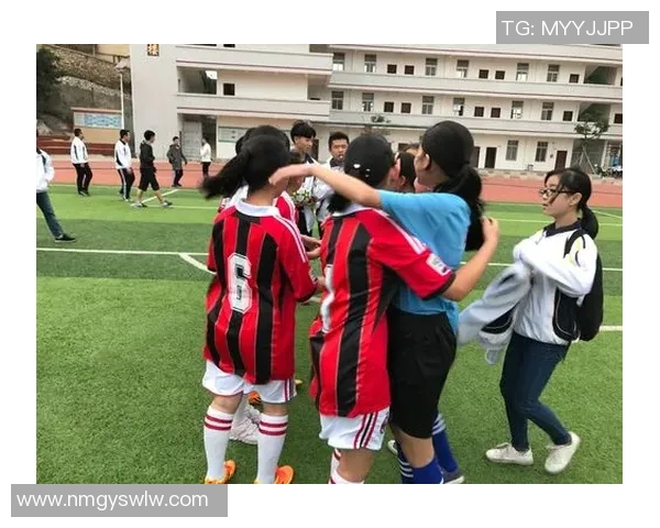 格雷米与圣塔菲的激烈对决揭示了南美足球的魅力与竞争力 格雷米与圣塔菲的激烈对决揭示了南美足球的魅力与竞争力