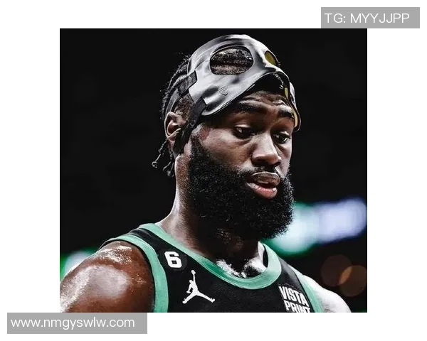 戴森丹尼尔斯的篮球之路：从青涩少年到NBA新星的成长故事